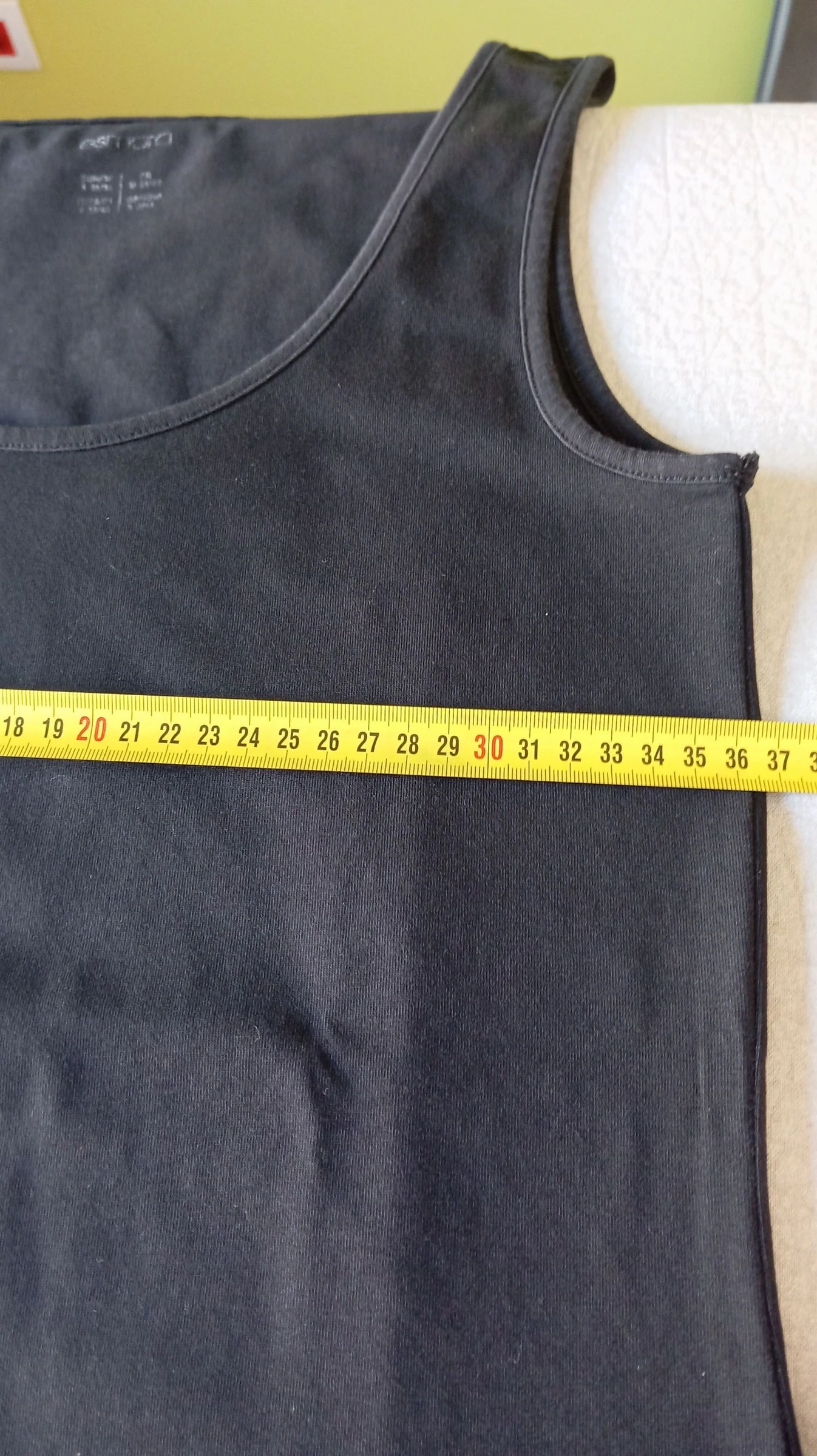 Zwart mouwloos shirt. Maat S. – photo 5